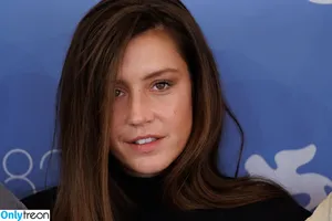 Adele Exarchopoulos / adeleexarchopoulos nude photo #0407