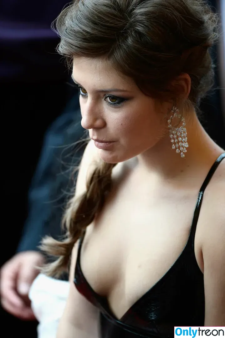 Adele Exarchopoulos nude photo #0024 (adeleexarchopoulos)