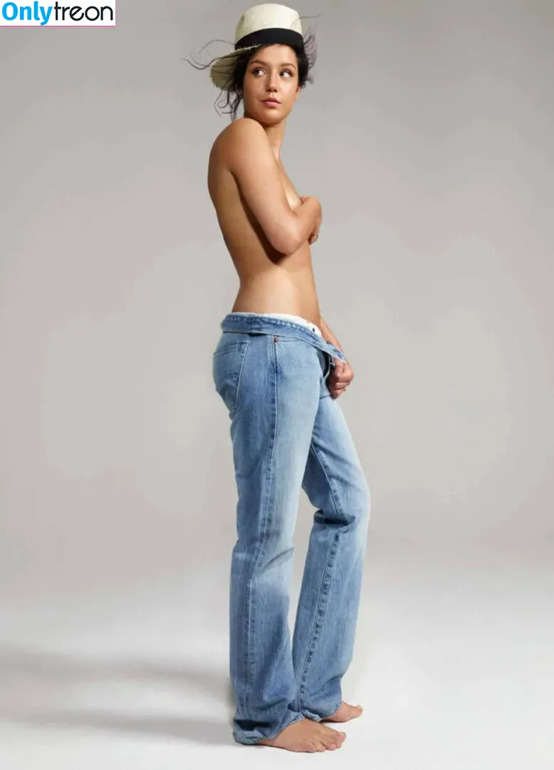 Adele Exarchopoulos nude photo #0036 (adeleexarchopoulos)