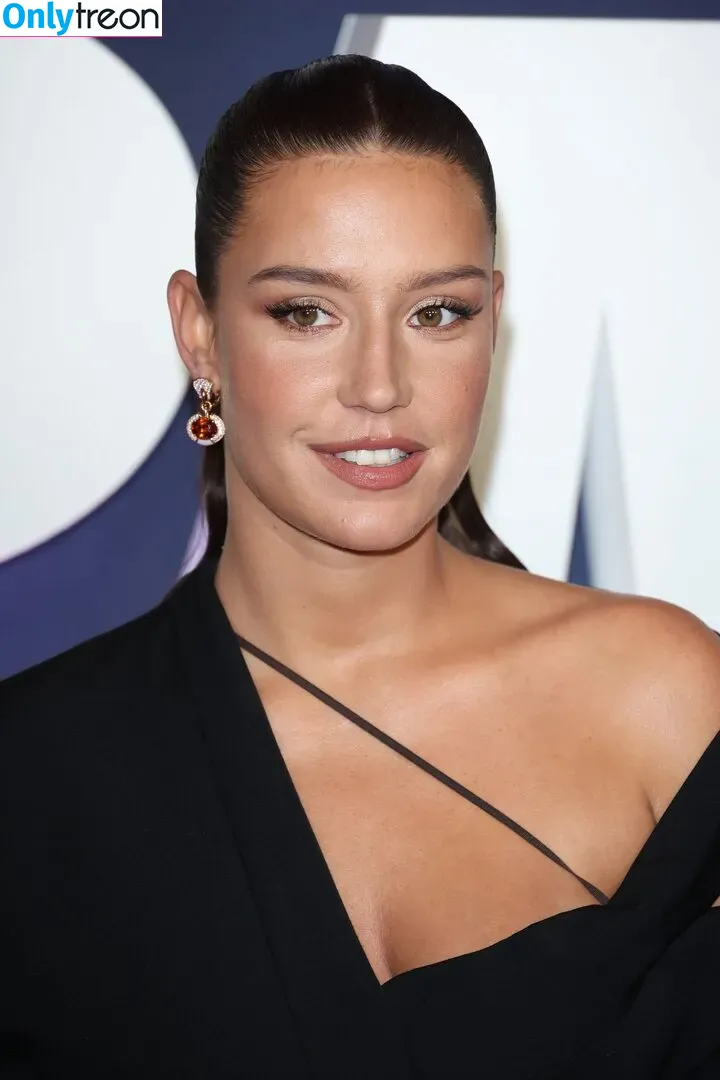 Adele Exarchopoulos nude photo #0101 (adeleexarchopoulos)