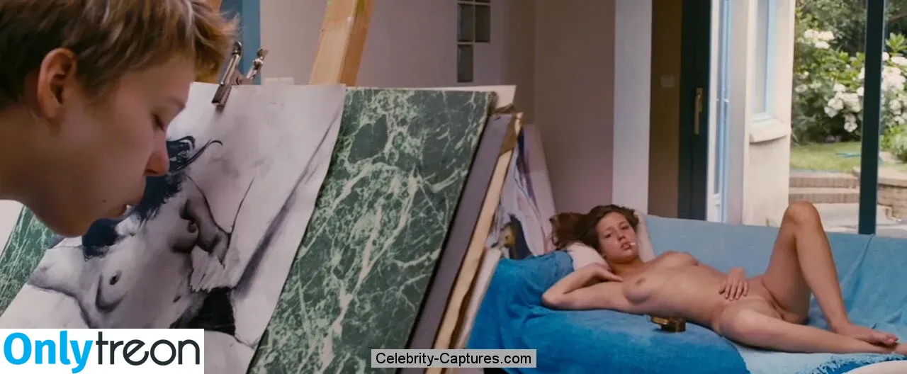 Adele Exarchopoulos nude photo #0202 (adeleexarchopoulos)