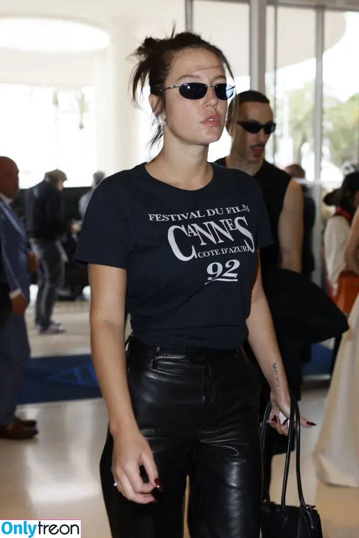 Adele Exarchopoulos голая photo #0329 (adeleexarchopoulos)