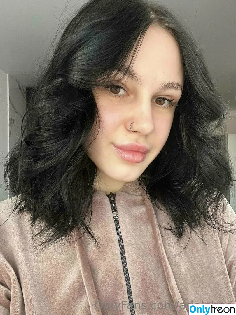 adelebee голая photo #0103 (adele.bee)