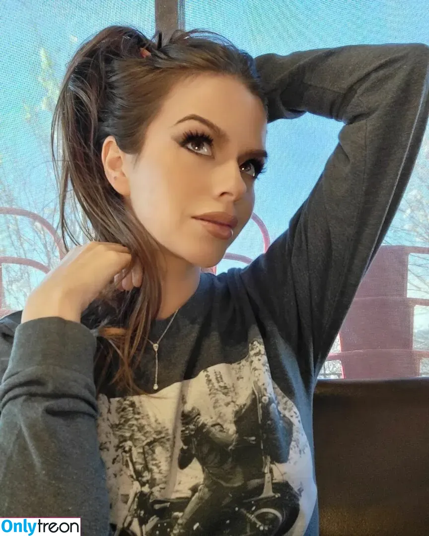 adelinesofficial голая photo #0022 (adelinesofficial)
