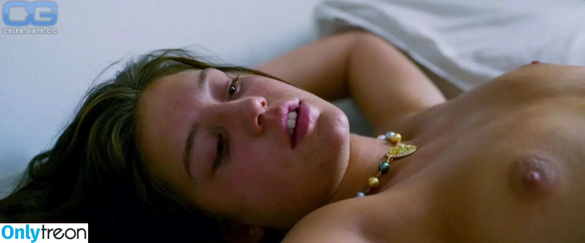 Adèle Exarchopoulos голая photo #0084 (adeleexarchopoulos / adeleexaroff)