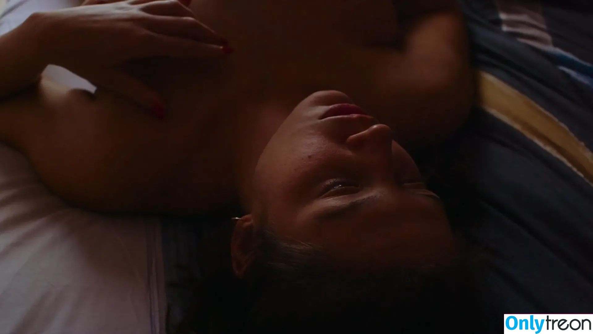 Adèle Exarchopoulos nude photo #0098 (adeleexarchopoulos / adeleexaroff)