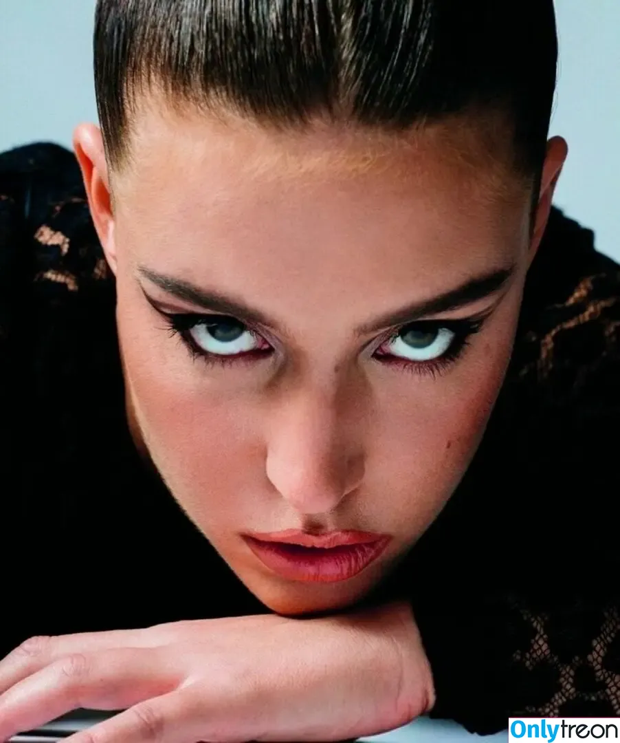 Adèle Exarchopoulos nude photo #0111 (adeleexarchopoulos / adeleexaroff)