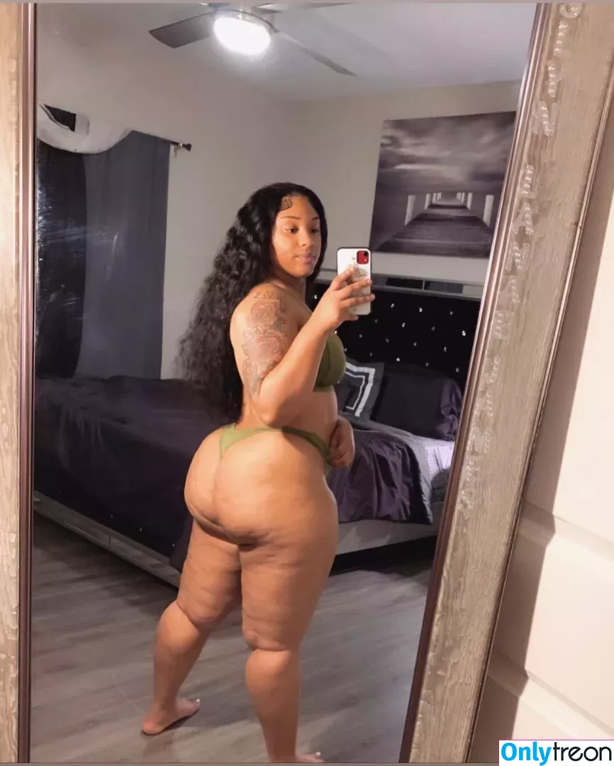 Adoretranae nude photo #0003 (aaliyahhhtranaee_)