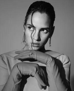 Adria Arjona / adriaarjona nude photo #0033
