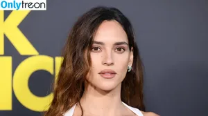 Adria Arjona / adriaarjona фото голая #0341