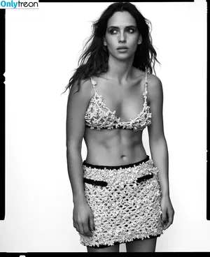 Adria Arjona / adriaarjona фото голая #0343