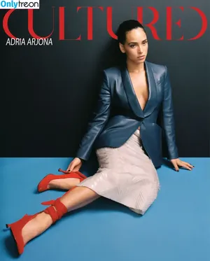 Adria Arjona / adriaarjona фото голая #0347