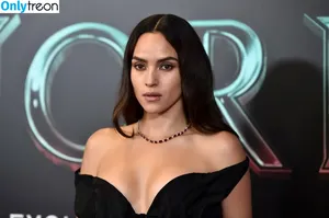 Adria Arjona / adriaarjona фото голая #0358