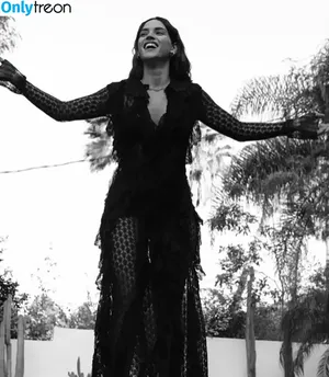 Adria Arjona / adriaarjona фото голая #0364