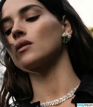 Adria Arjona / adriaarjona фото голая #0365