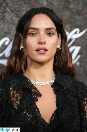 Adria Arjona / adriaarjona фото голая #0380