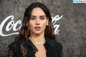 Adria Arjona / adriaarjona фото голая #0386