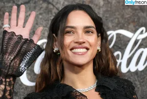 Adria Arjona / adriaarjona фото голая #0389