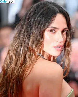 Adria Arjona / adriaarjona фото голая #0433