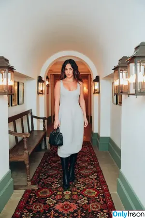 Adria Arjona / adriaarjona фото голая #0450