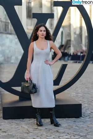Adria Arjona / adriaarjona фото голая #0453