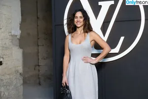 Adria Arjona / adriaarjona фото голая #0469