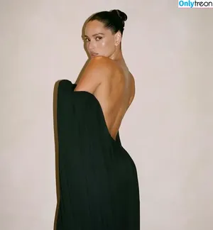 Adria Arjona / adriaarjona nude photo #0585