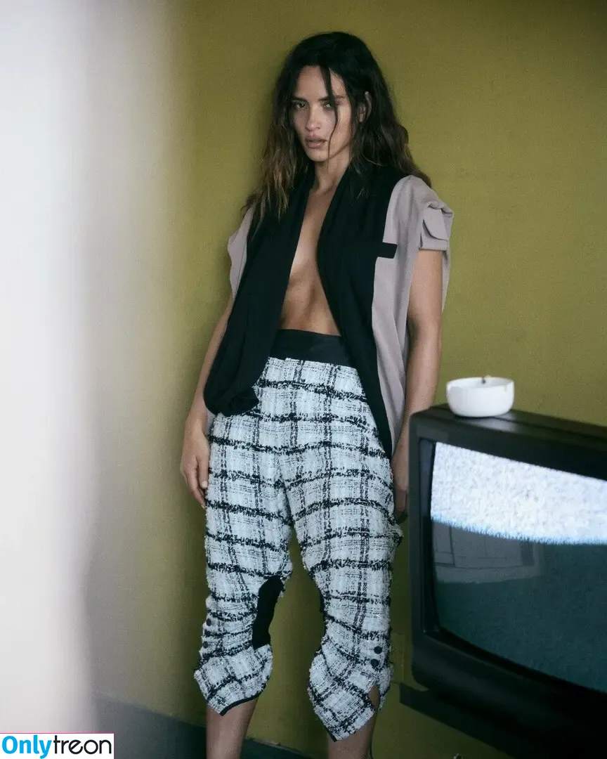 Adria Arjona голая photo #0422 (adriaarjona)
