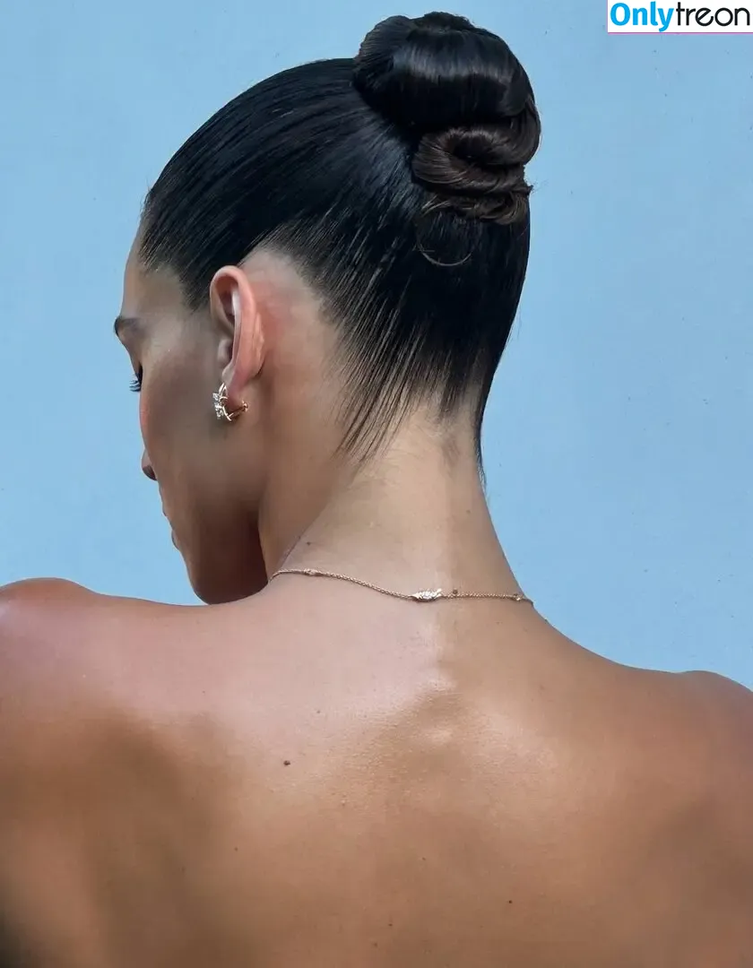 Adria Arjona nude photo #0565 (adriaarjona)