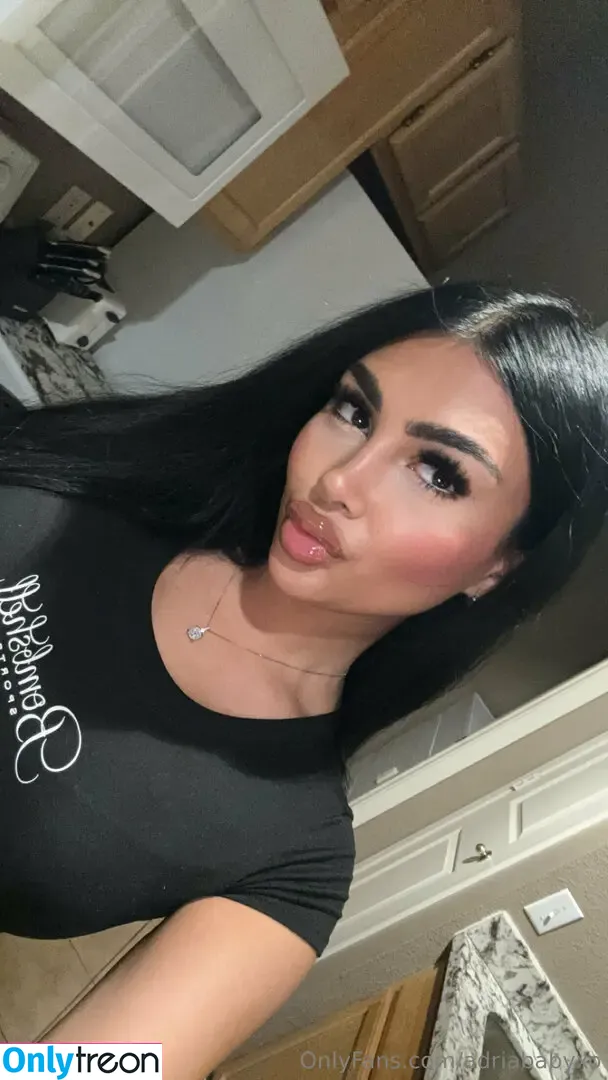 adriababyxo nude photo #0010 (adriababyxo)