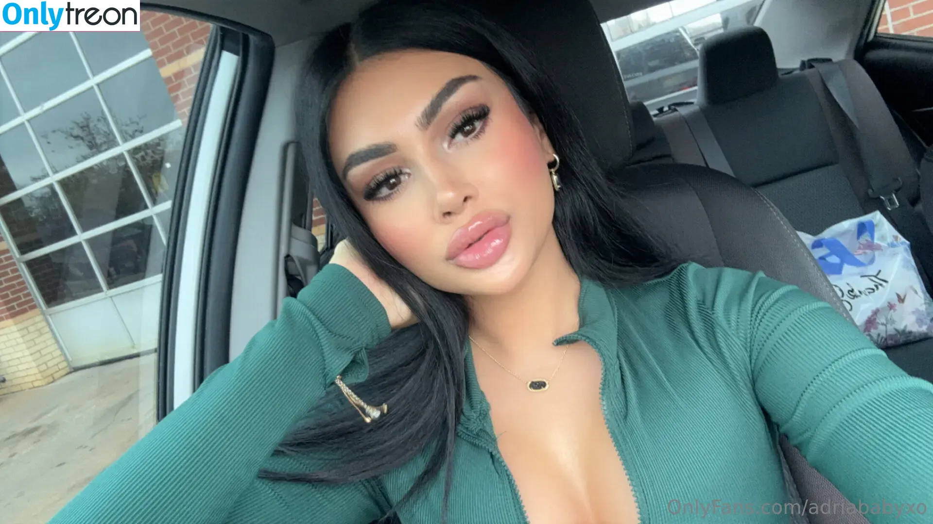 adriababyxo nude photo #0041 (adriababyxo)