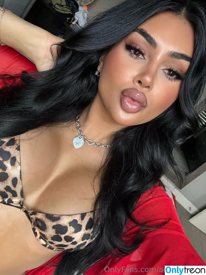 adriababyxo nude photo #0054 (adriababyxo)