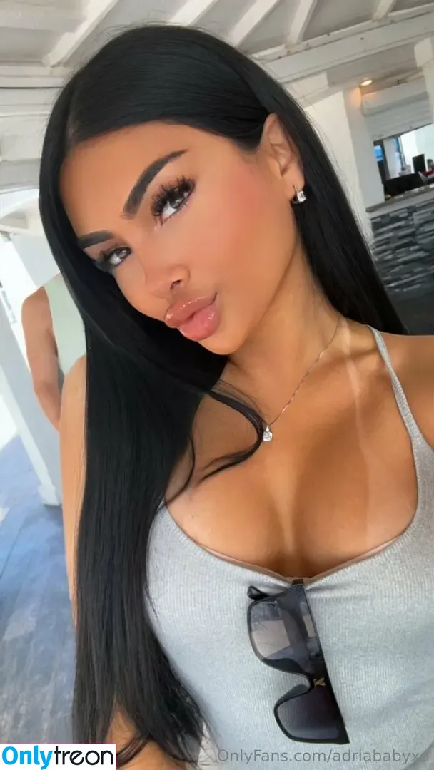 adriababyxo nude photo #0066 (adriababyxo)