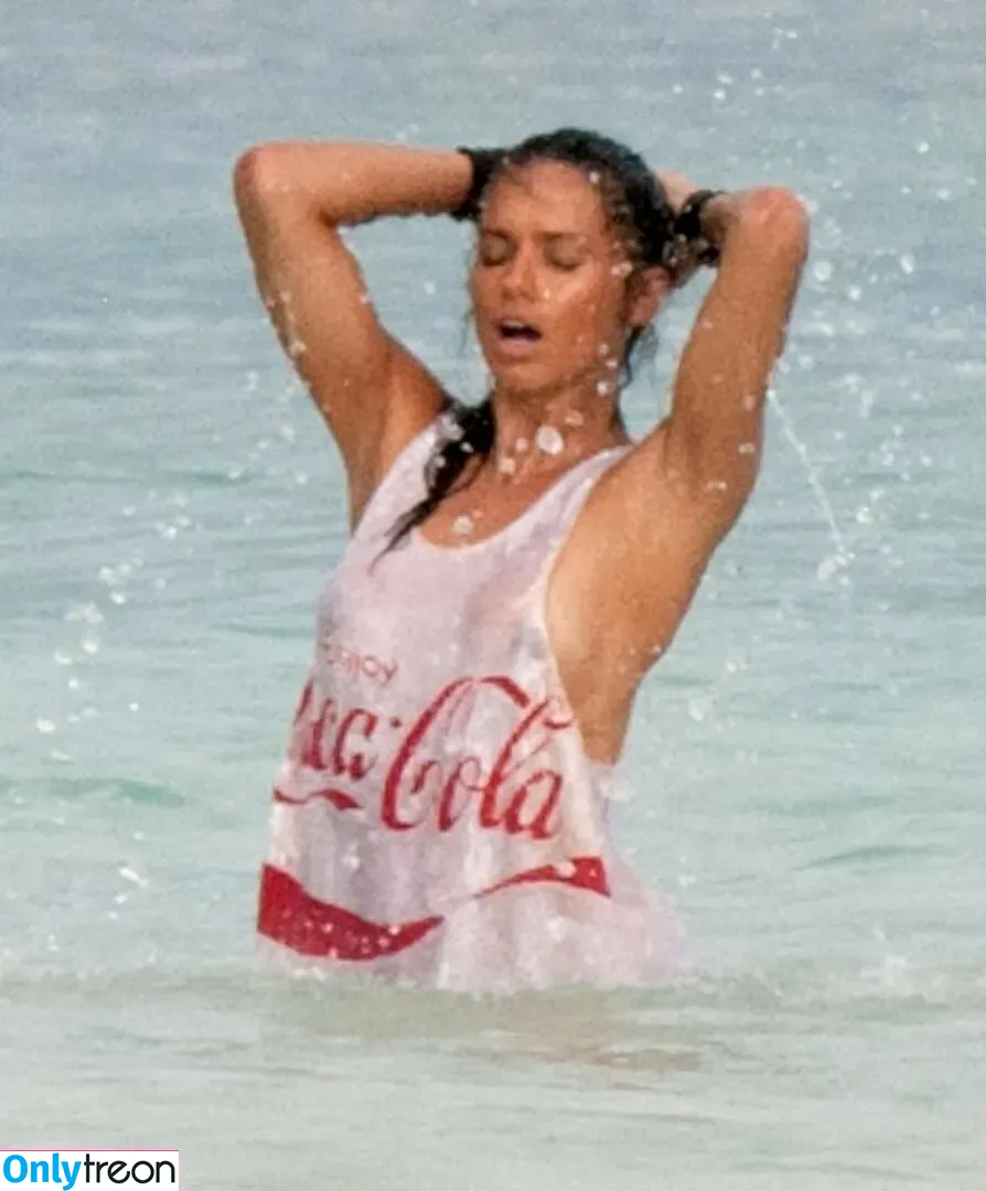 Adriana Lima nude photo #0471 (AdrianaLima)