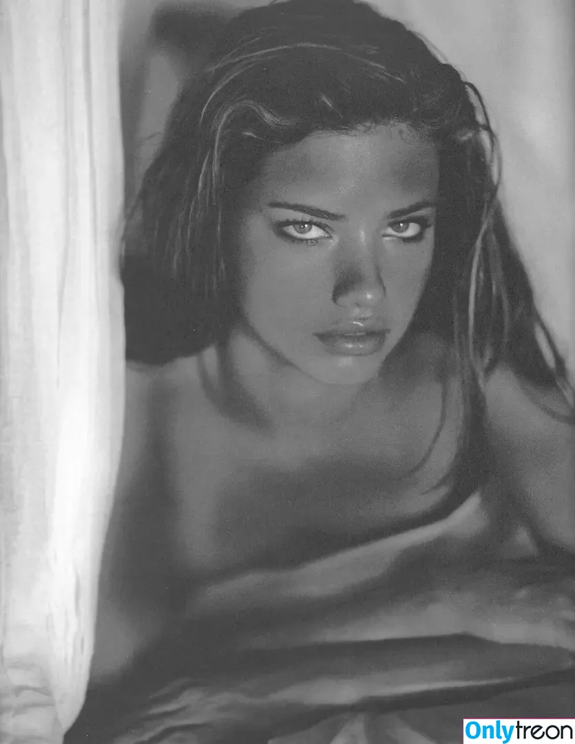 Adriana Lima nude photo #0839 (AdrianaLima / adrivainilla)