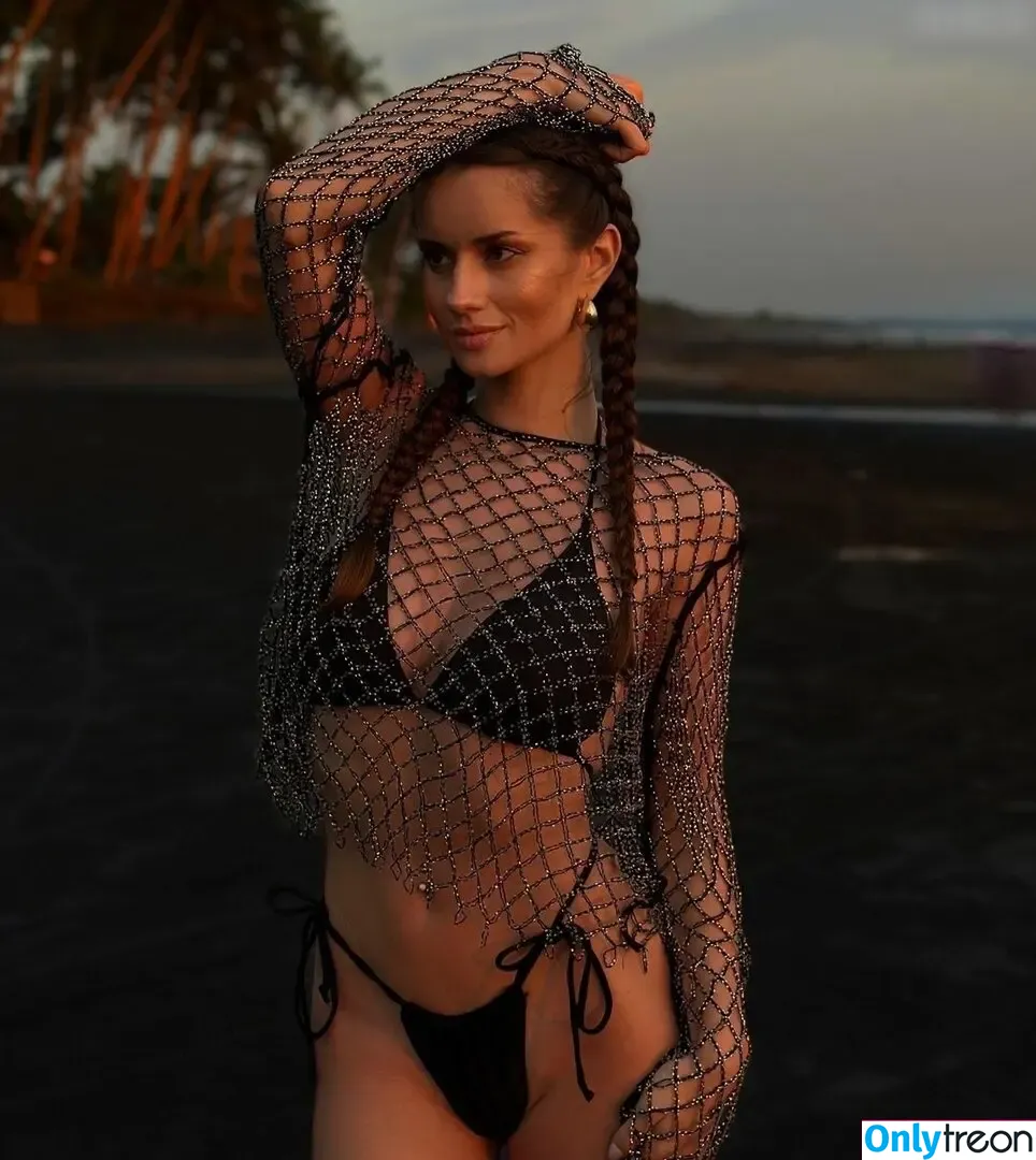 Adrianna Krysian nude photo #0044 (Ada Krysian / Adrianna.krysian)