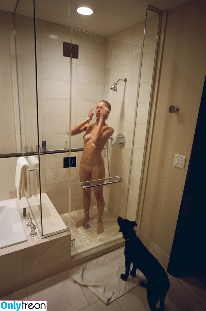 Adwoa Aboah nude photo #0005 (adwoaaboah)