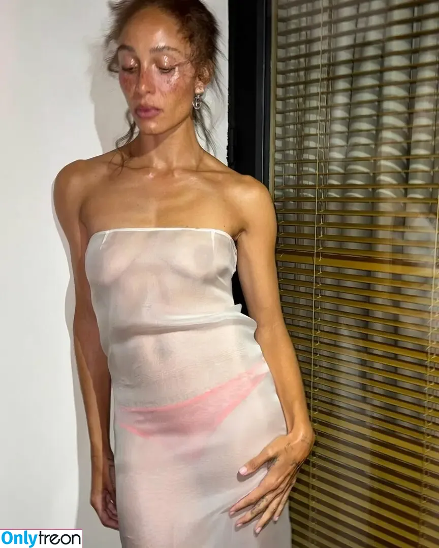 Adwoa Aboah nude photo #0053 (adwoaaboah)