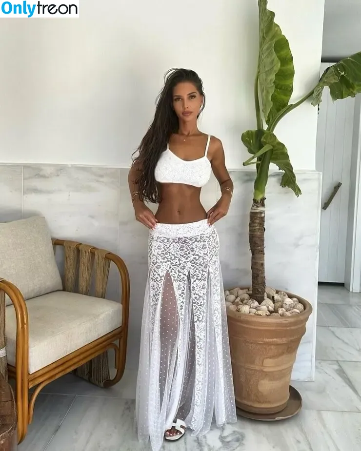Aetaraa nude photo #0020 (Benita Kaikaryte)