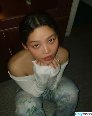 Aethyu nude photo #0038