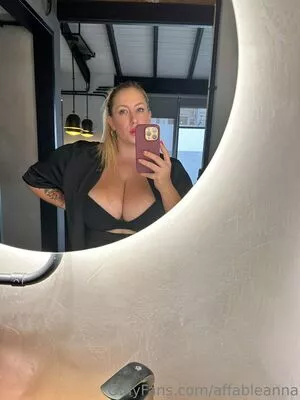 Affableanna / its.anna.johnson nude photo #0001