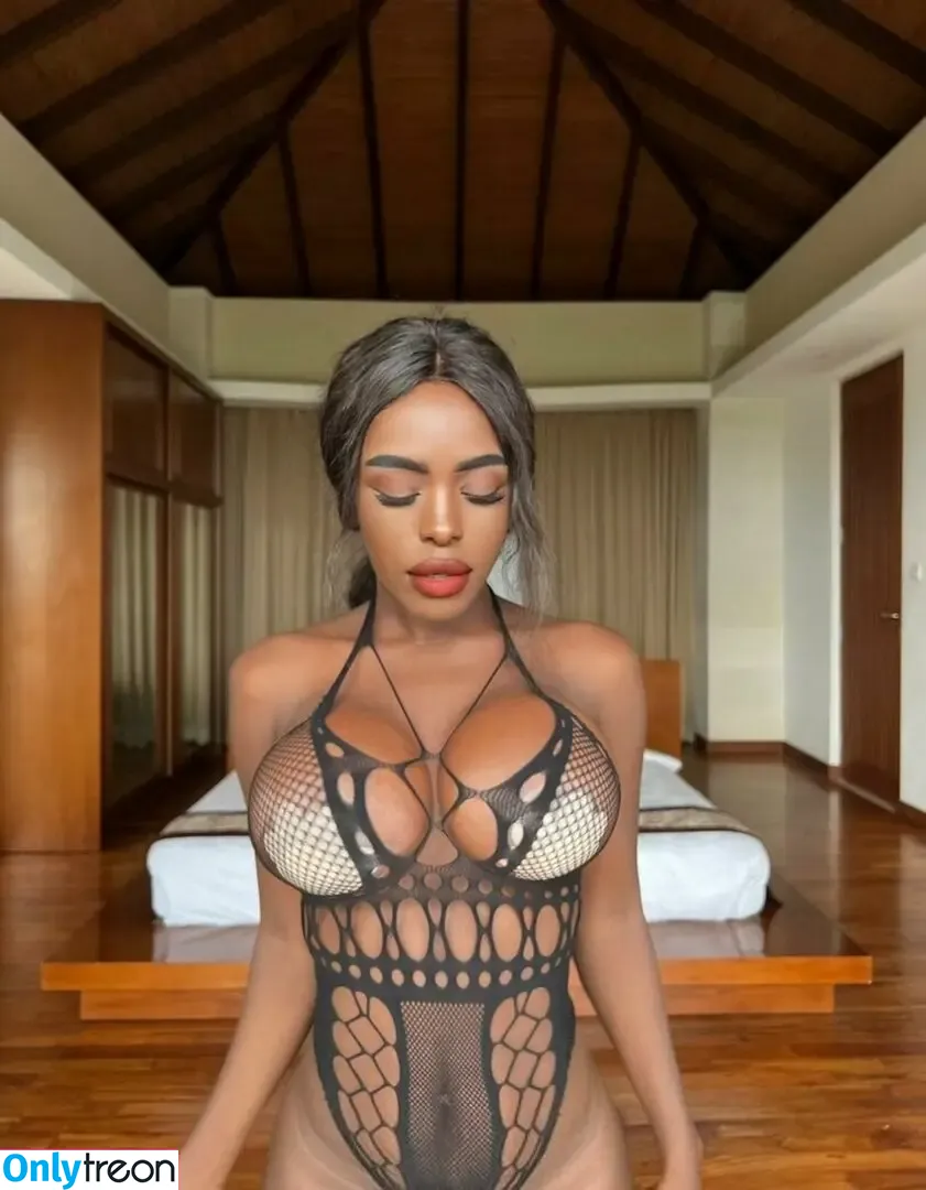 africangonwild nude photo #0059 (Mia / foxy_maya__ / littlemiss_miaa)