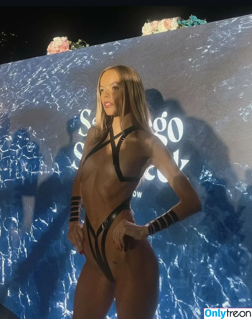 Afukinriot голая photo #0002 (rochelle_roche)