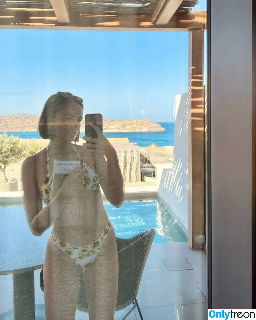 Agathe Auproux голая photo #0026 (agatheauproux)