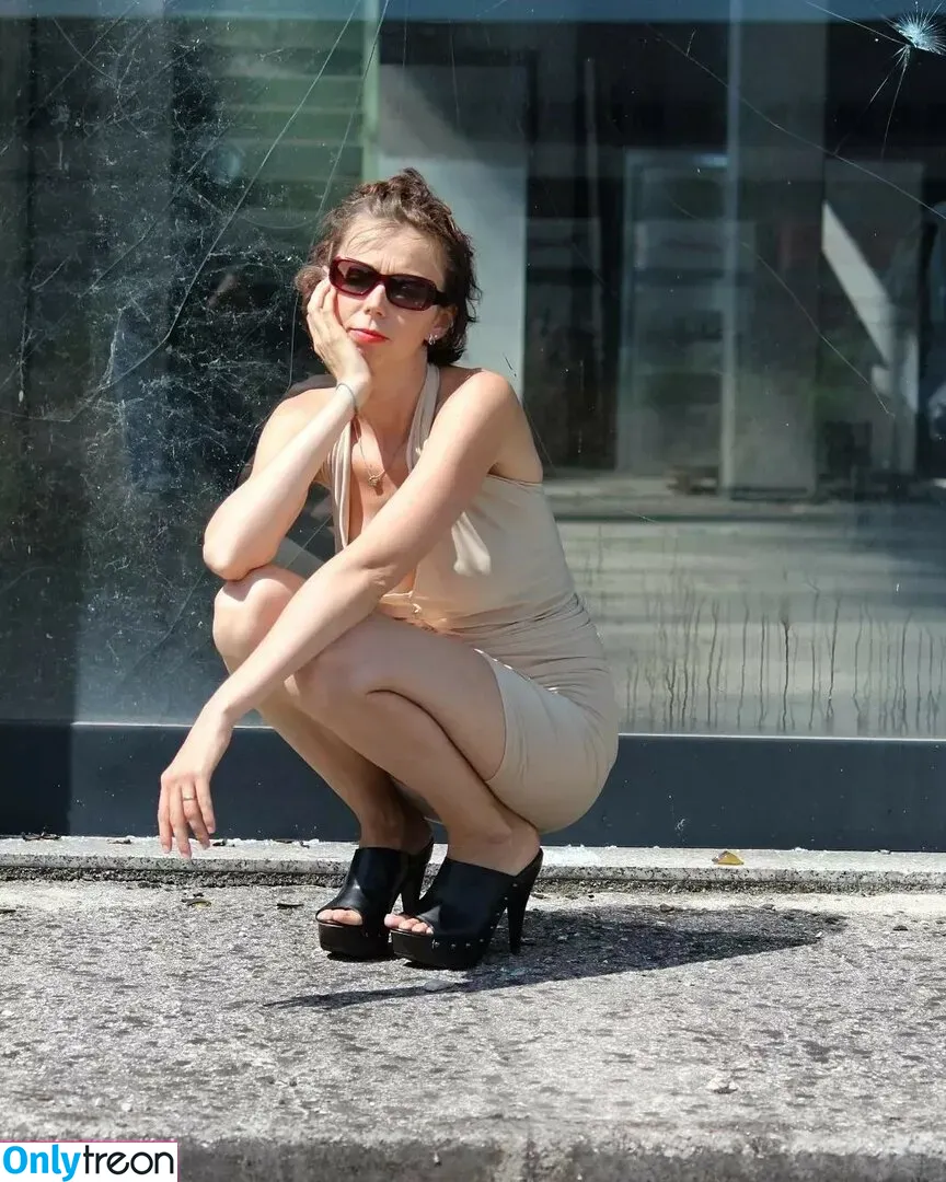 agenteimmobiliare_verona nude photo #0010 (Lulu / u184799210)