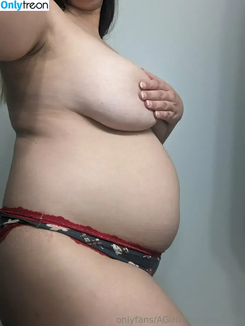 agirlwholikestoeat nude photo #0402 (toofattofitin)