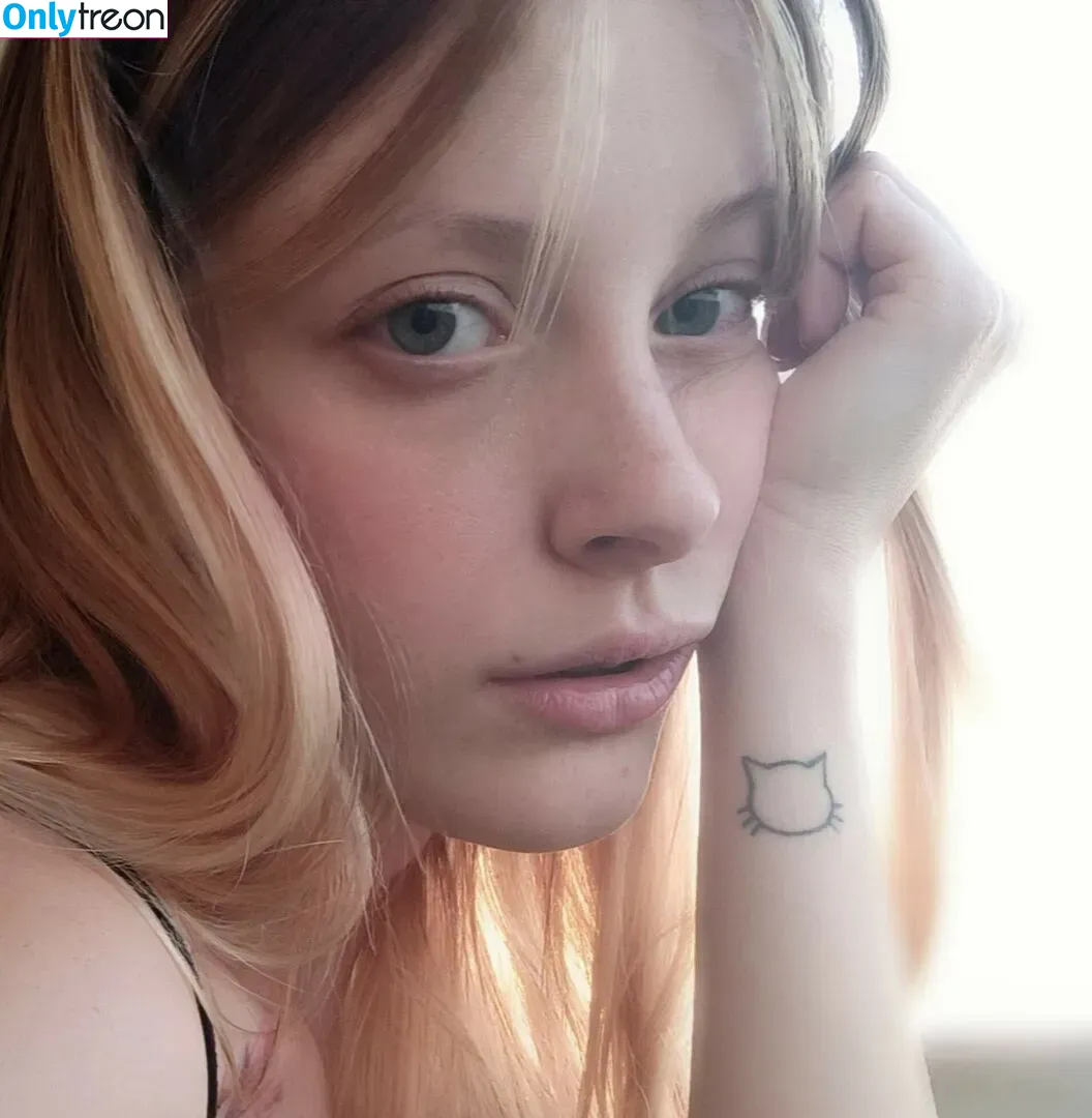 Agnese Innocente nude photo #0219 (agneseinnocente)