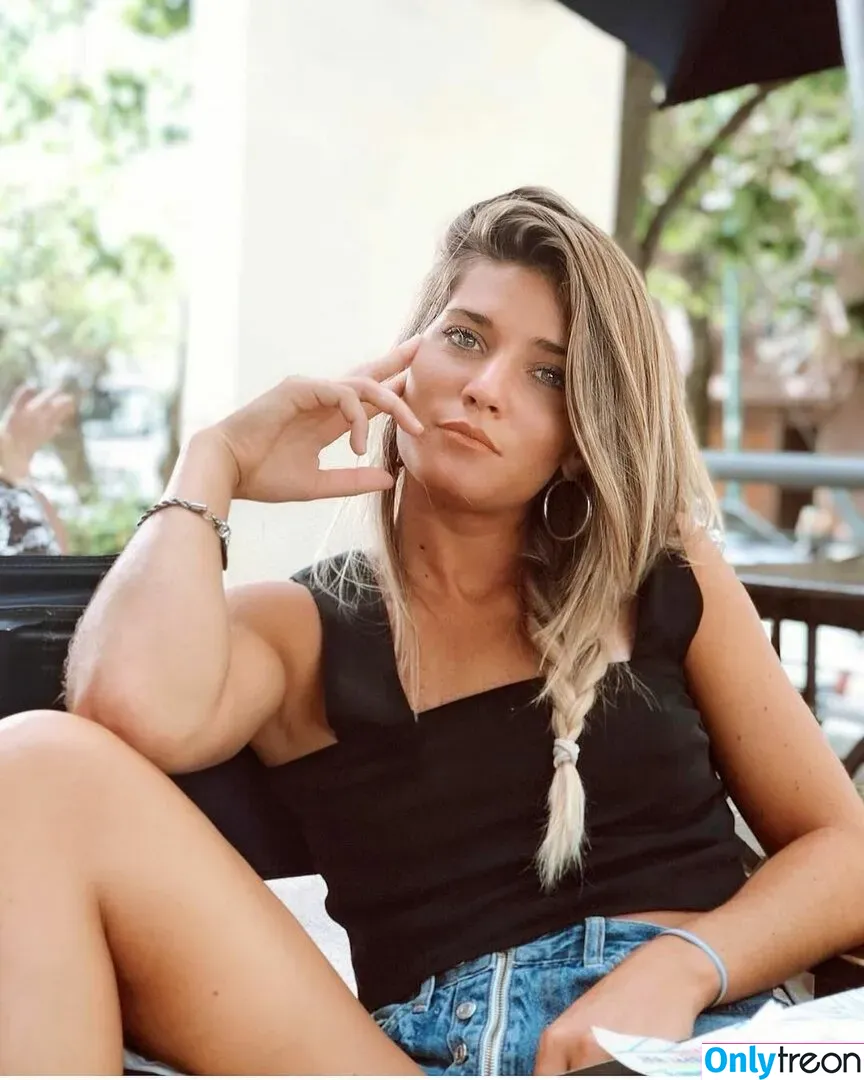 Agustina Albertario nude photo #0001 (agusalbertario)
