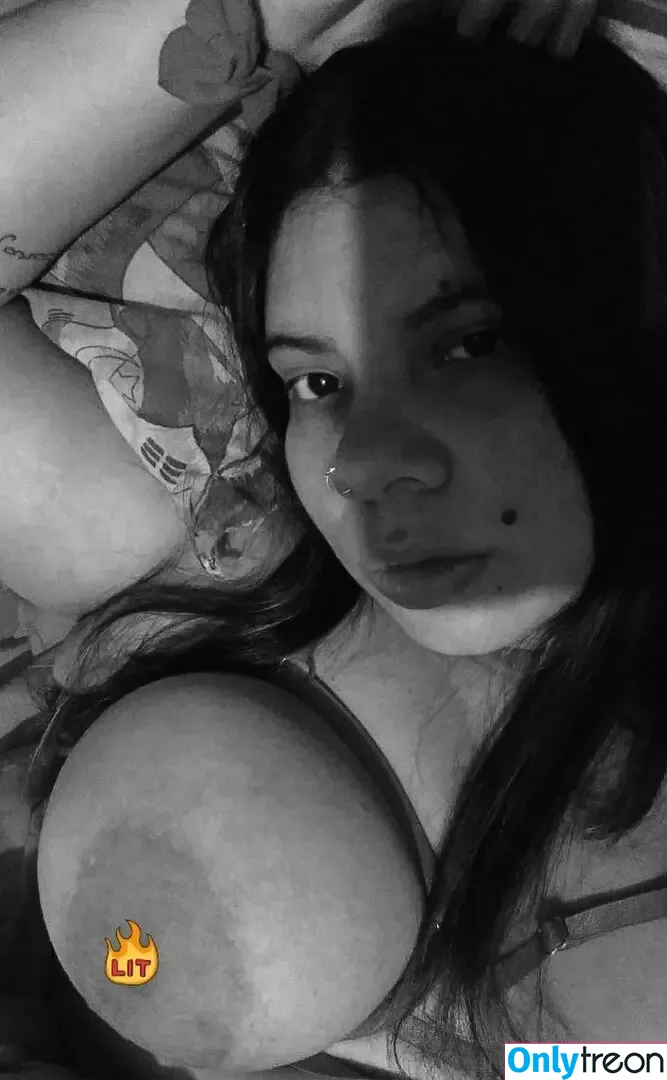 Agustina Puchetta голая photo #0001 (agusanon / puchettaagustina)