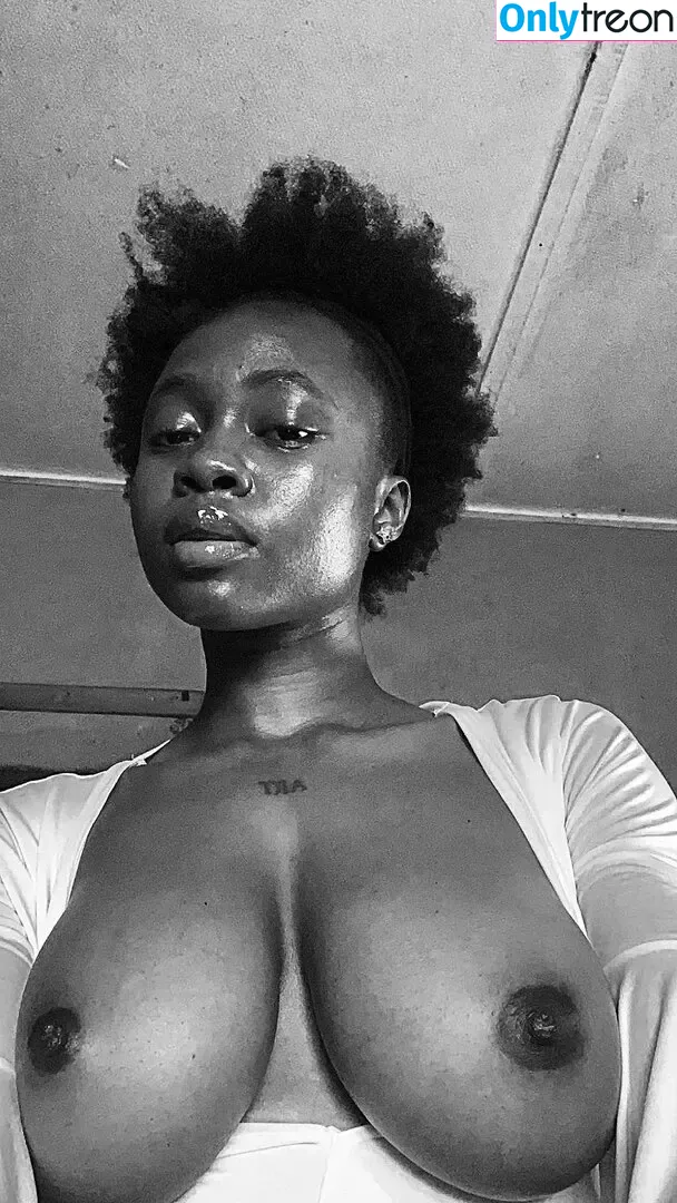 AigbedionIvie nude photo #0002 (ivy_naturalessentials)